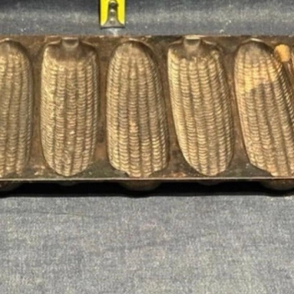 Vintage corn‎ castiron